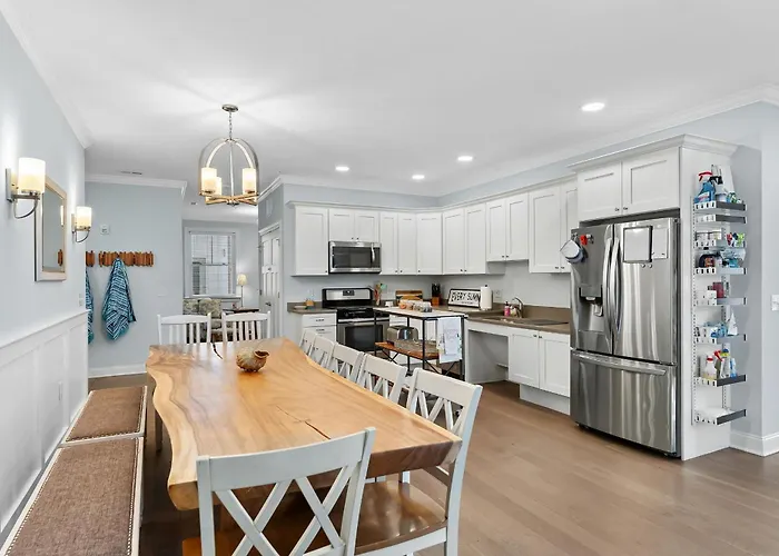 Luxury 6Br Condo | 2 Blocks To Beach